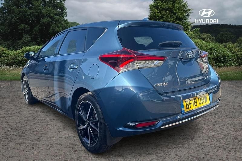 Used Toyota Auris Hybrid Design 134 HP (98 kW) 2018 Blue Hatchback