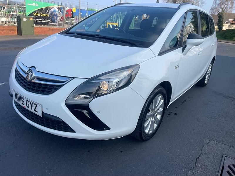 Second-hand Vauxhall Zafira Design Edition 140 CP (102 kW) 2016 Alb Monovolum
