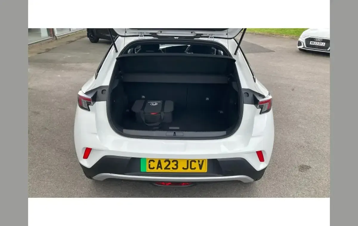 Used Vauxhall Mokka Ultimate 100 kW (136 HP) 2023 White SUV