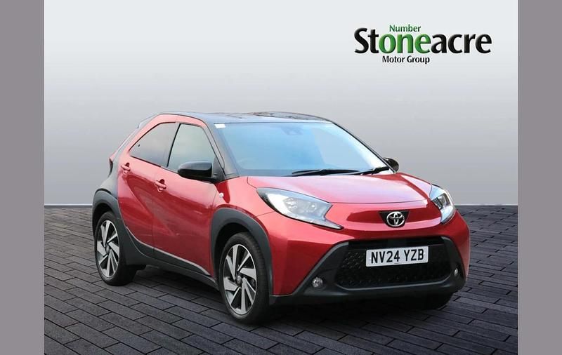 Used Toyota Aygo X 72 HP (52 kW) 2024 Red SUV