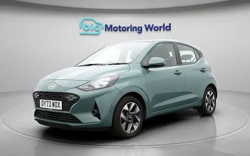 Used Hyundai i10 Advanced 84 HP (61 kW) 2024 Green Hatchback