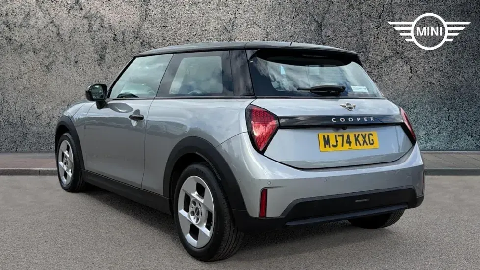 Used Mini Cooper Hatch 154 HP (113 kW) 2024 Silver Hatchback