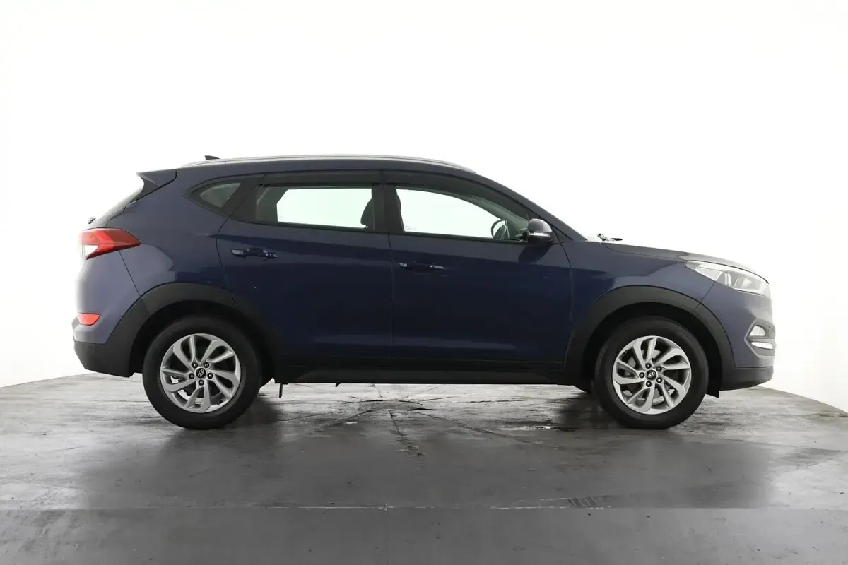 Used Hyundai Tucson SE 177 HP (130 kW) 2018 Blue SUV