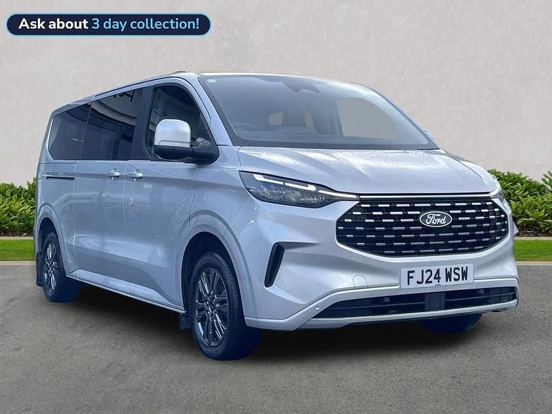 Used Ford Tourneo Titanium 150 HP (110 kW) 2024 Silver MPV