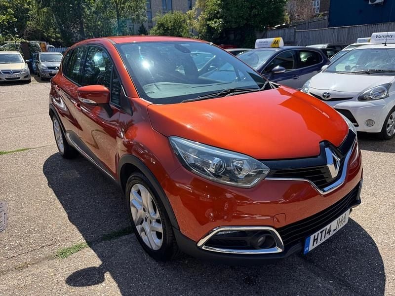 Used Renault Captur Dynamique 90 HP (66 kW) 2014 Orange SUV