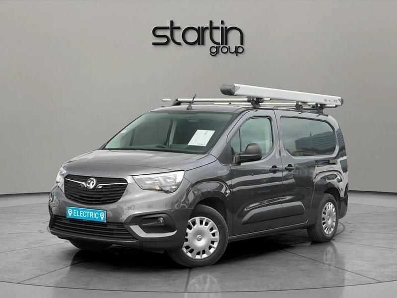 Usado Vauxhall Combo Sportive 98 kW (134 CV) 2022 Gris Monovolumen