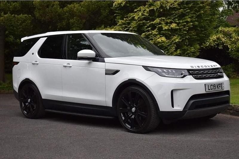 White Used 2019 Land Rover Discovery 5 SE SUV | £32,500 (Super price) - Image 1/1