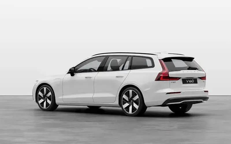 New Volvo V60 Plus 334 HP (245 kW) 2026 Ice white Estate