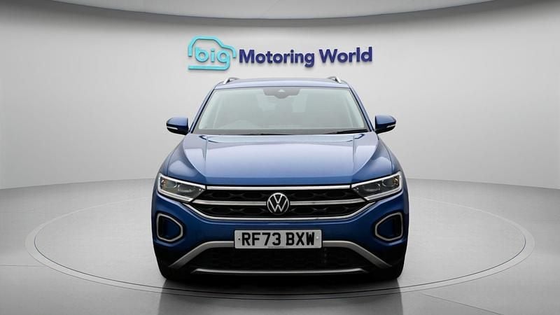 Usado VW T-Roc Style 148 HP (108 kW) 2023 Azul SUV