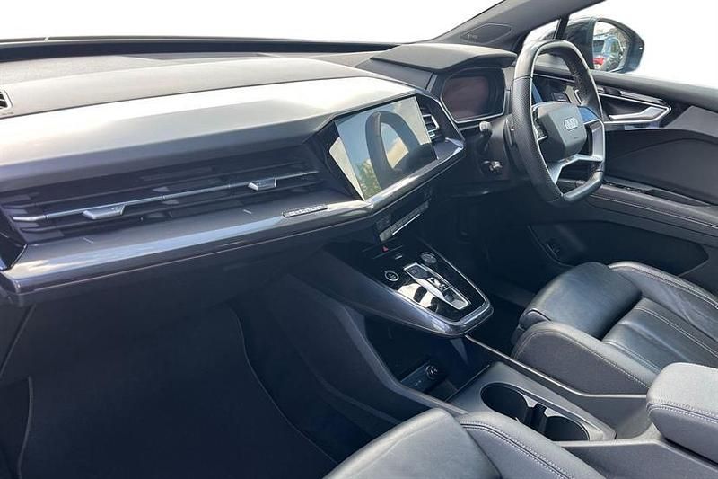 Used Audi Q4 e-tron Comfort 125 kW (170 HP) 2021 Mythos black SUV