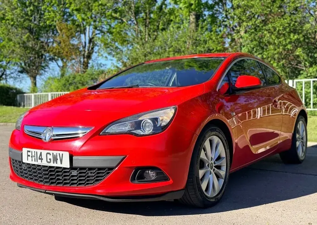 Second-hand Vauxhall Astra GTC SRi 2014 Roșu Hatchback