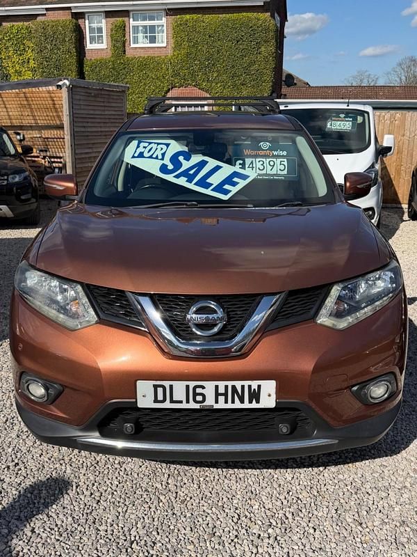 Used Nissan X-Trail Acenta 130 HP (95 kW) 2016 Orange SUV