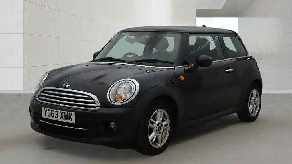 Used Mini Cooper Hatch 122 HP (89 kW) 2013 Black Hatchback
