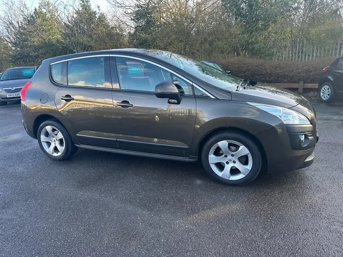 Used Peugeot 3008 Sport 112 HP (82 kW) 2010 Brown Estate