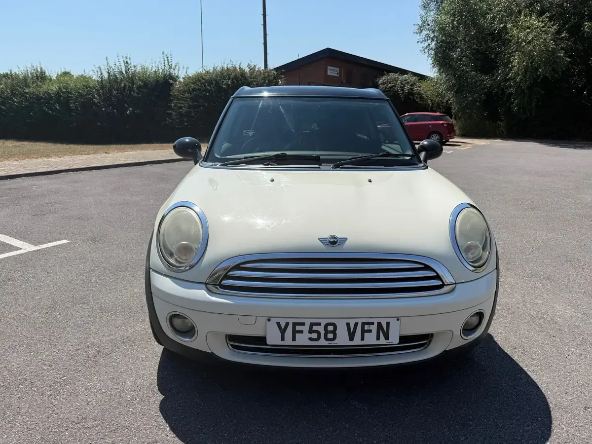 Used Mini Cooper Clubman 120 HP (88 kW) 2009 White Estate