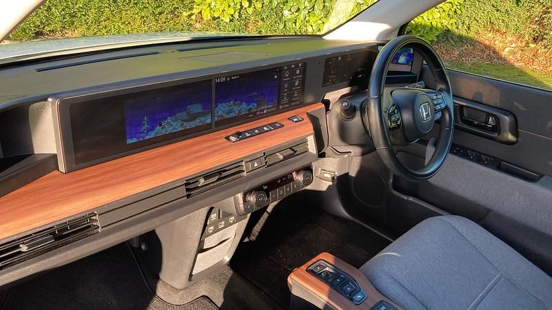 Used Honda e Advance 113 kW (154 HP) 2021 White Hatchback