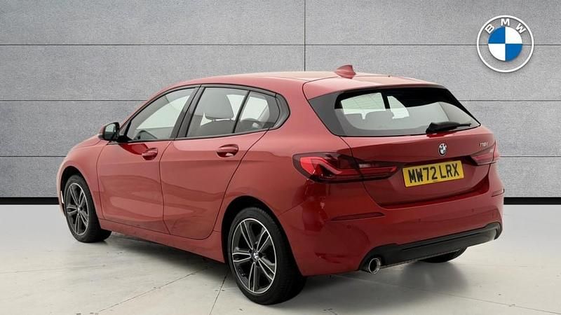 Used BMW 118 Sport Line 134 HP (98 kW) 2022 Red Hatchback