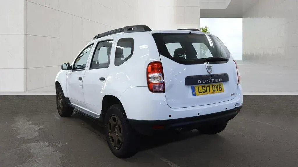 Used Dacia Duster Ambiance 110 HP (80 kW) 2017 White SUV