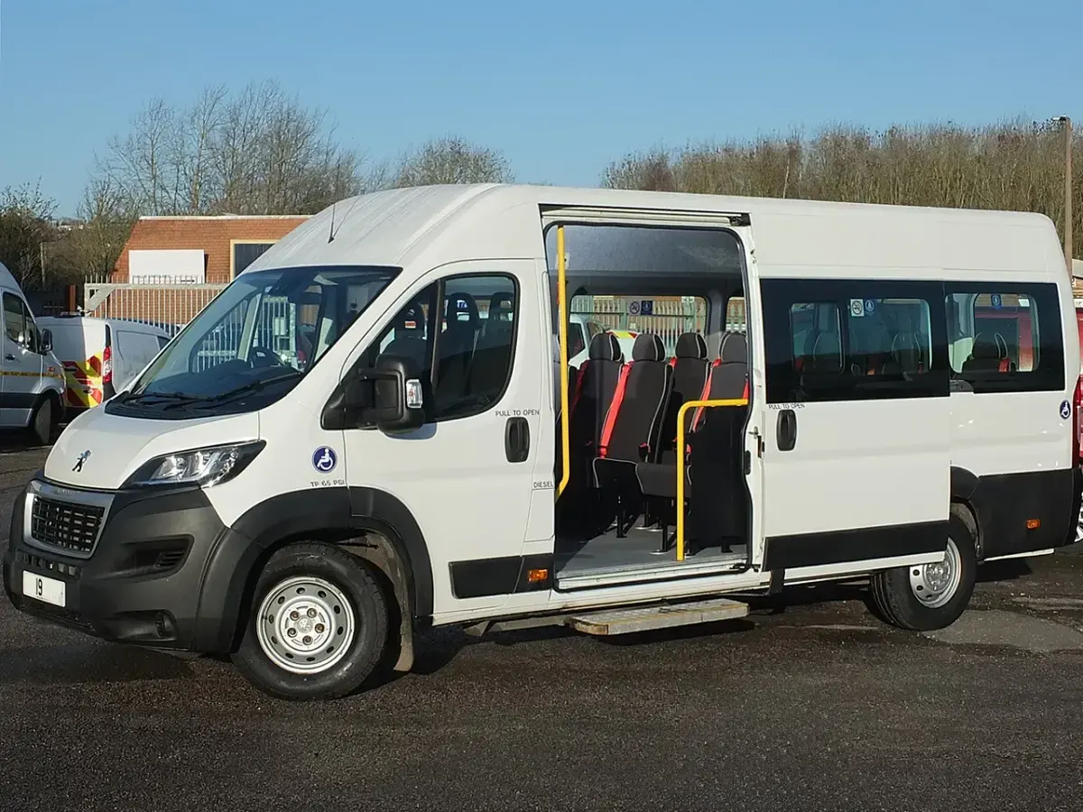 Used Peugeot Boxer 130 HP (95 kW) 2019 White Van
