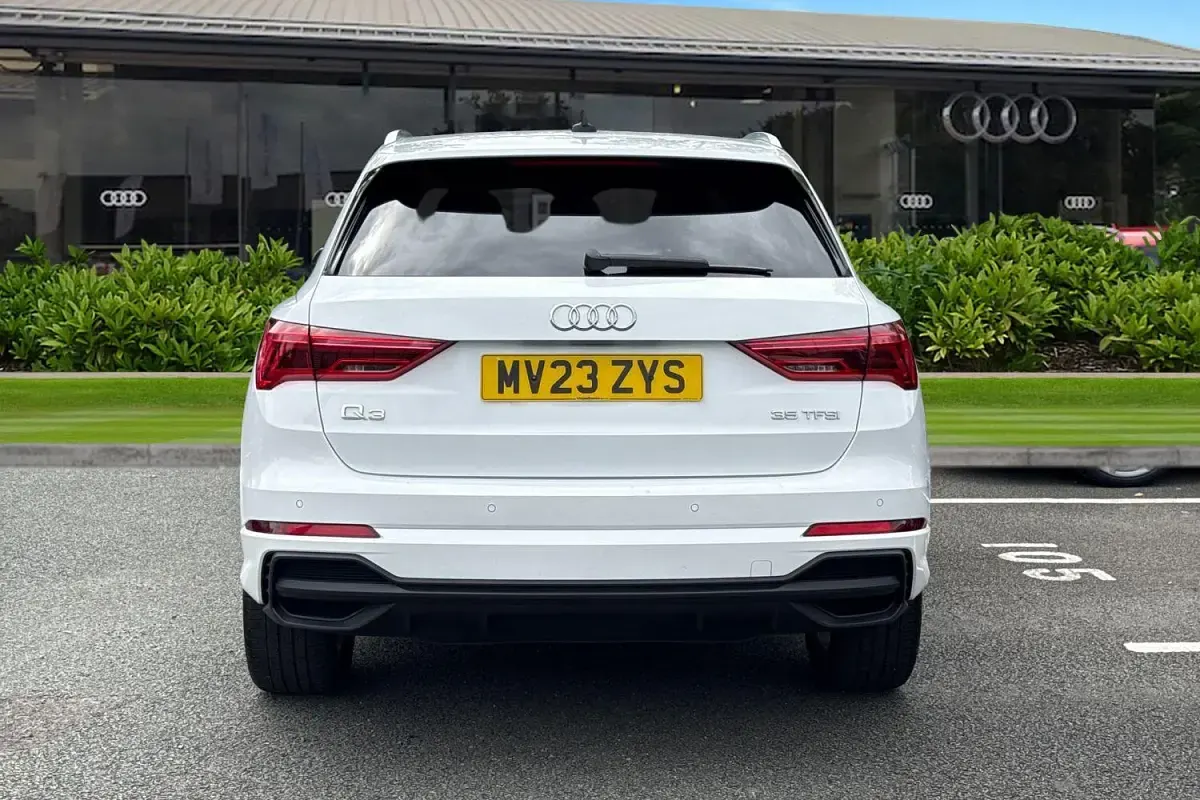 Used Audi Q3 S-Line 150 HP (110 kW) 2023 White SUV