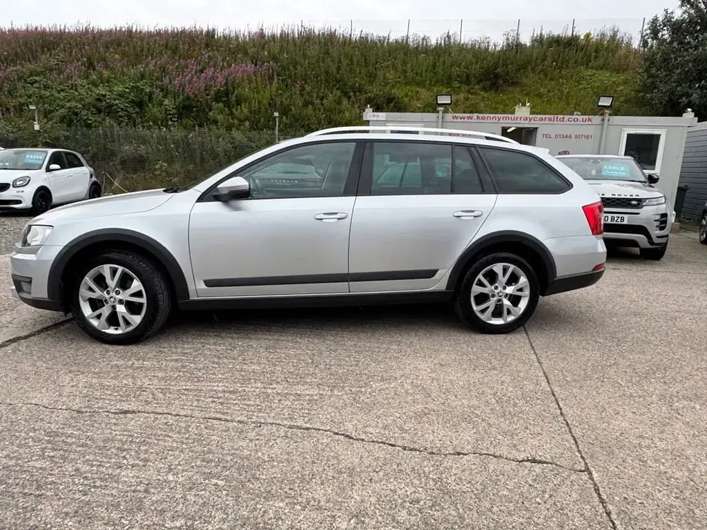 Used Skoda Octavia 150 HP (110 kW) 2015 Silver Estate