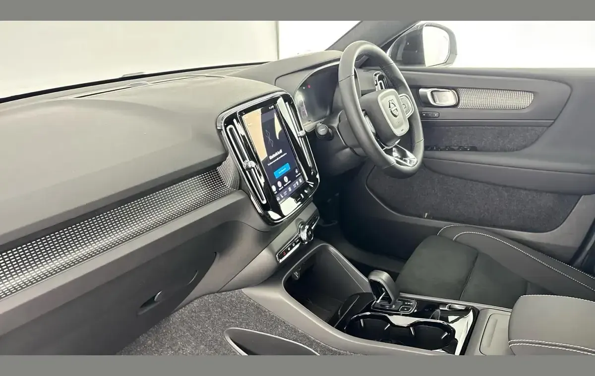 Nowe Volvo EC40 Plus 182 kW (248 KM) 2026 Biały SUV