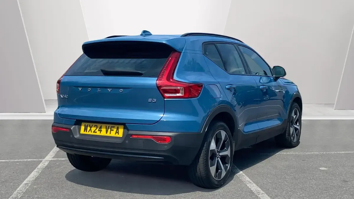 Used Volvo XC40 Plus 163 HP (119 kW) 2024 Blue SUV