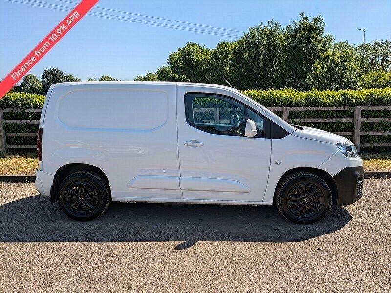 White Used 2021 Citroën Berlingo MPV | £12,750 (Expensive) - Image 1/4
