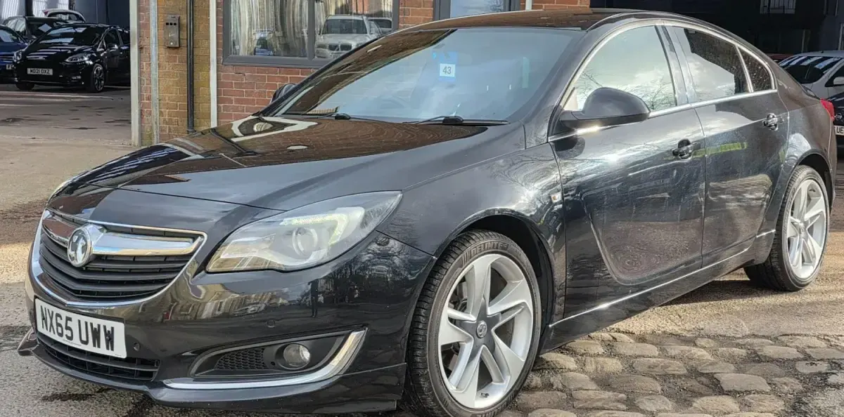 Second-hand Vauxhall Insignia SRi 163 CP (119 kW) 2015 Negru Hatchback