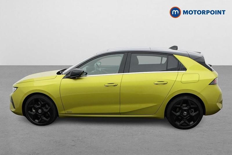 Used Vauxhall Astra Ultimate 2023 Yellow/black Hatchback