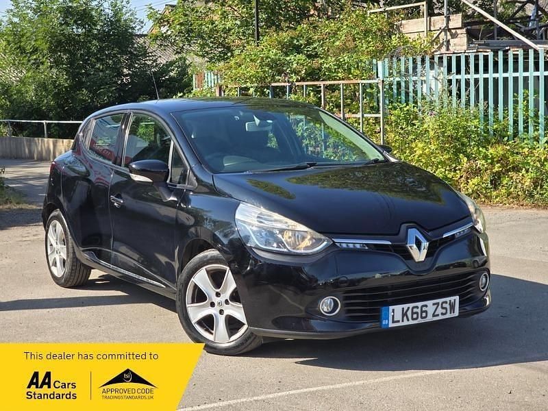 Black Used 2016 Renault Clio IV Dynamique Hatchback | £6,090 (Fair price) - Image 1/4