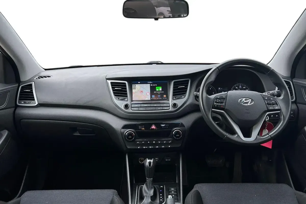 Used Hyundai Tucson SE 141 HP (103 kW) 2018 White SUV