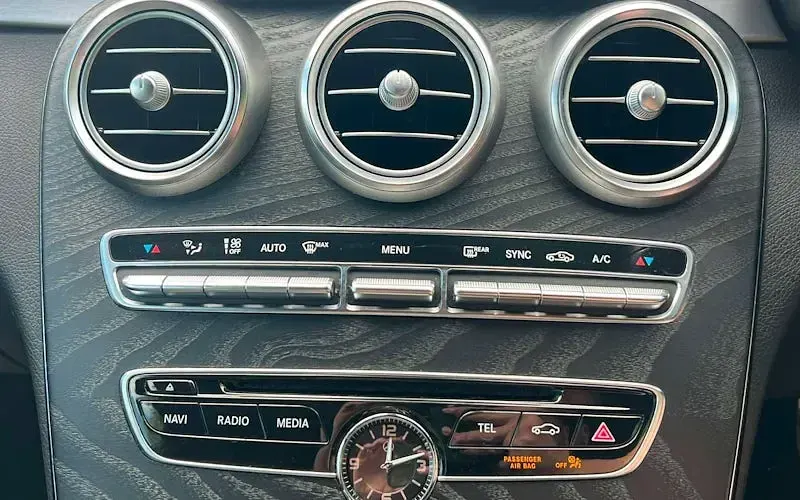 Used Mercedes C220 AMG line 170 HP (125 kW) 2017 Silver Coupe