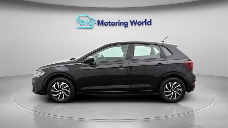 Begagnad VW Polo S 79 HK (58 kW) 2023 Svart Halvkombi