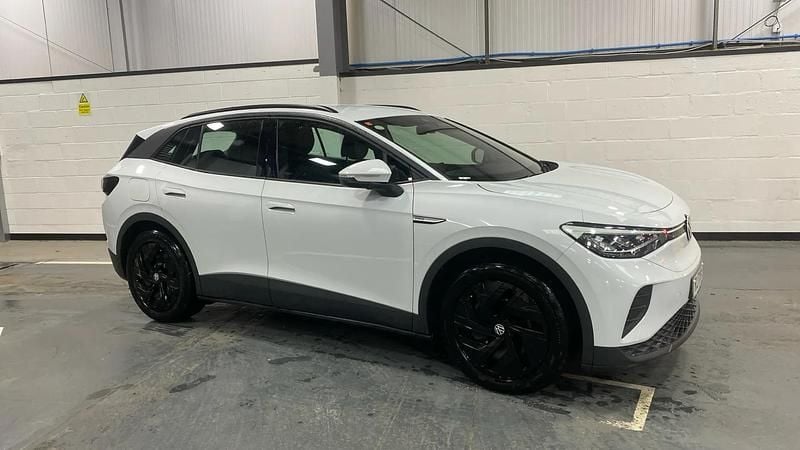 White Used 2022 VW ID.4 Pro Performance SUV | £19,798 (Good price) - Image 1/3