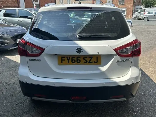 Used Suzuki SX4 S-Cross SZ-T 120 HP (88 kW) 2016 White SUV
