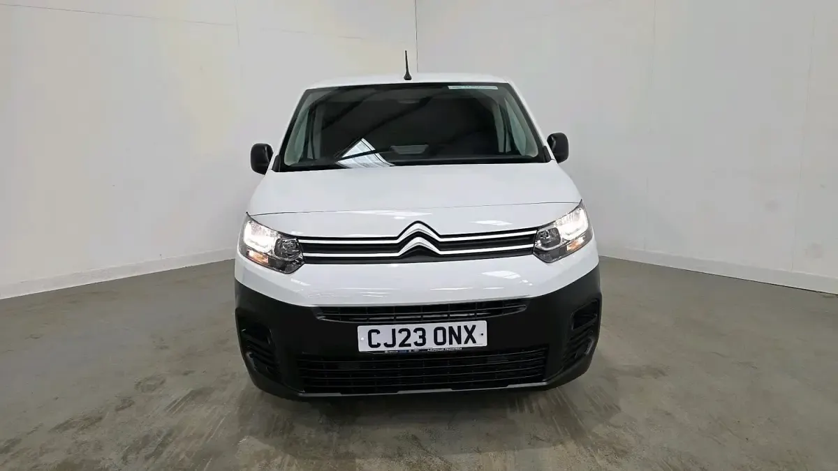 Used Citroën Berlingo 100 HP (73 kW) 2023 White MPV