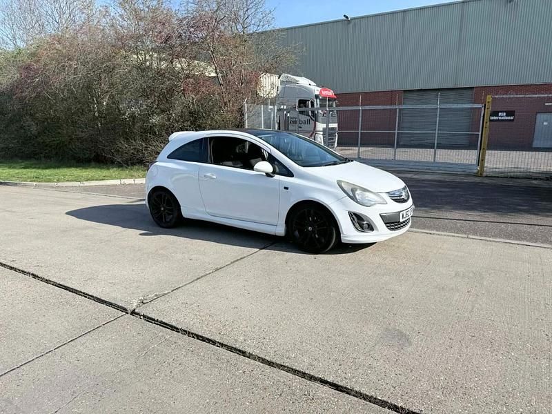 Used Vauxhall Corsa Edition 2012 White Hatchback