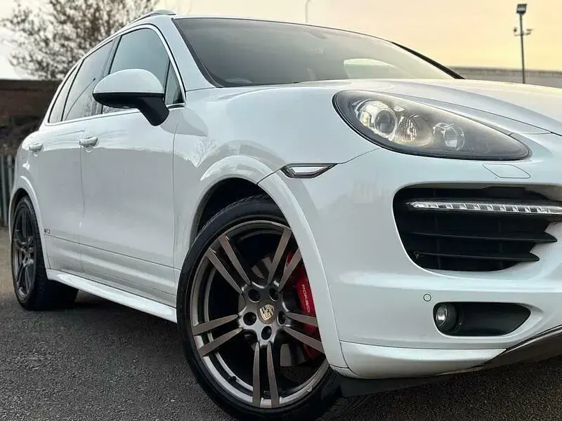 Used Porsche Cayenne 2012 White SUV