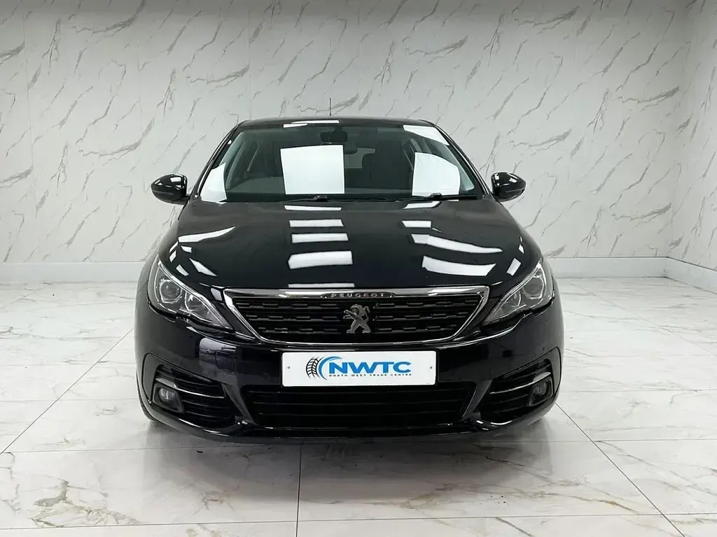 Second-hand Peugeot 308 Allure 110 CP (80 kW) 2020 Negru Hatchback