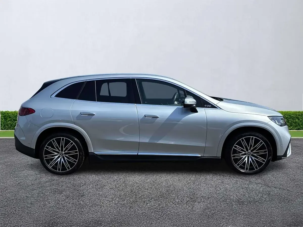Used Mercedes 500 AMG line 300 kW (408 HP) 2025 Silver Estate