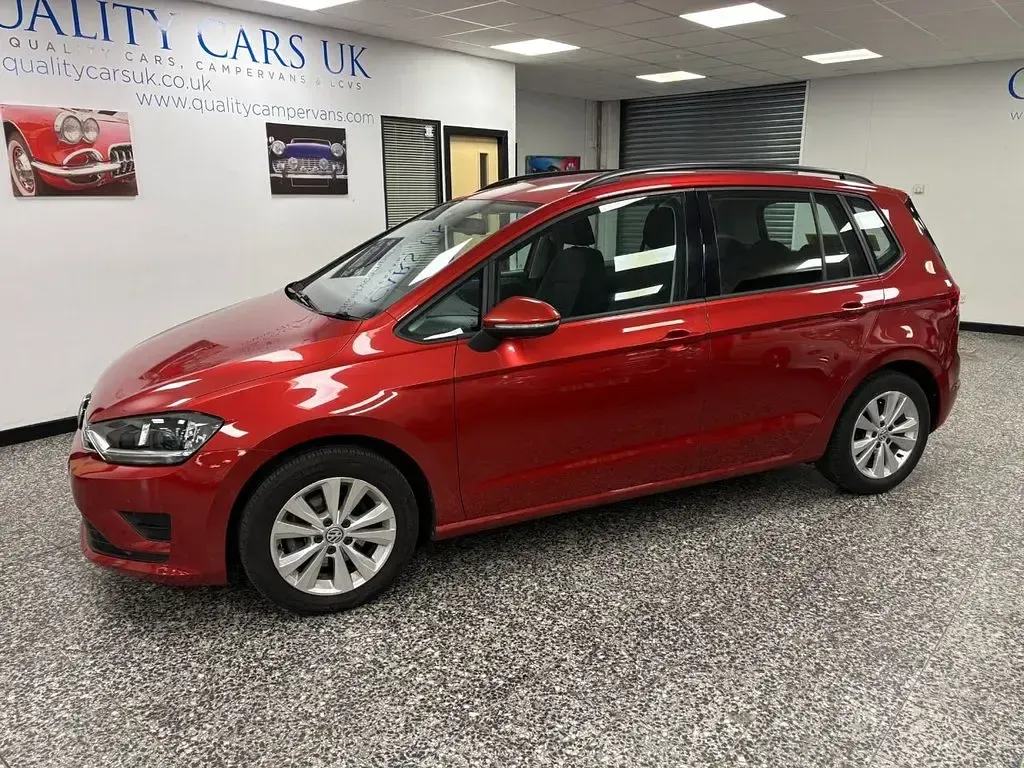 Used VW Golf Sportsvan SE 110 HP (80 kW) 2015 Red MPV