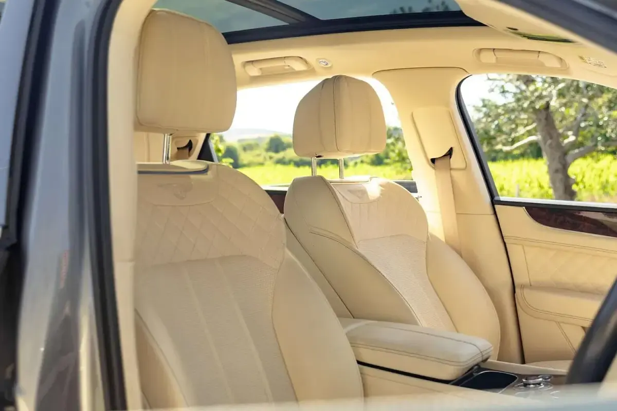 Used Bentley Bentayga 600 HP (441 kW) 2016 Grey SUV