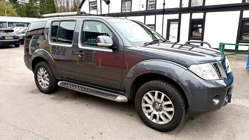 Used Nissan Pathfinder Tekna 190 HP (139 kW) 2012 Grey SUV