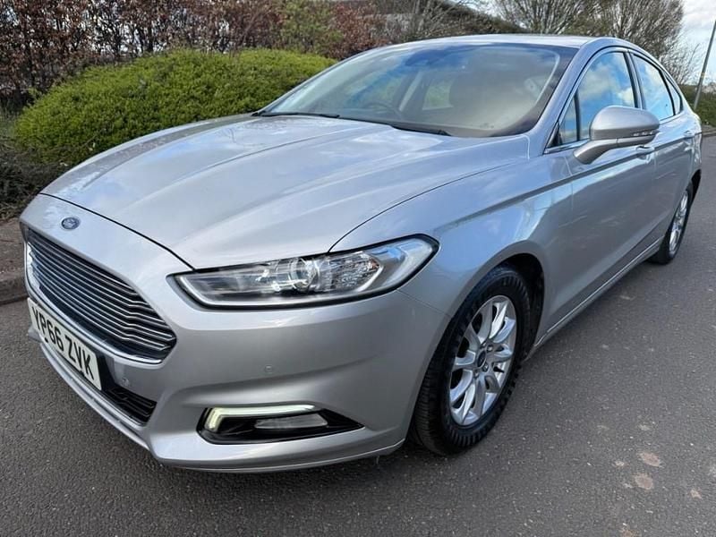 Used Ford Mondeo Titanium 120 HP (88 kW) 2016 Silver Hatchback