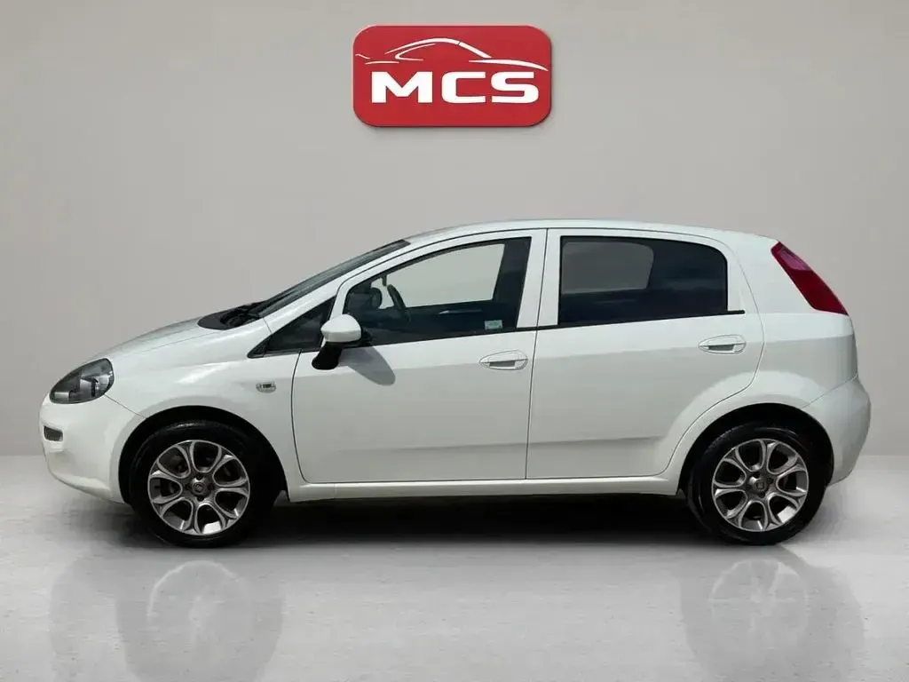 Used Fiat Punto Easy Plus 77 HP (56 kW) 2016 White Hatchback