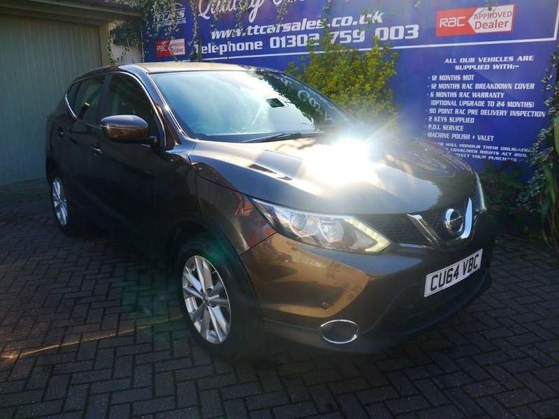 Used Nissan Qashqai Acenta 115 HP (84 kW) 2014 Beige SUV