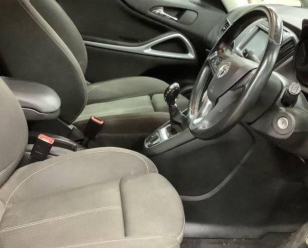 Used Vauxhall Zafira SRi 2016 Black MPV