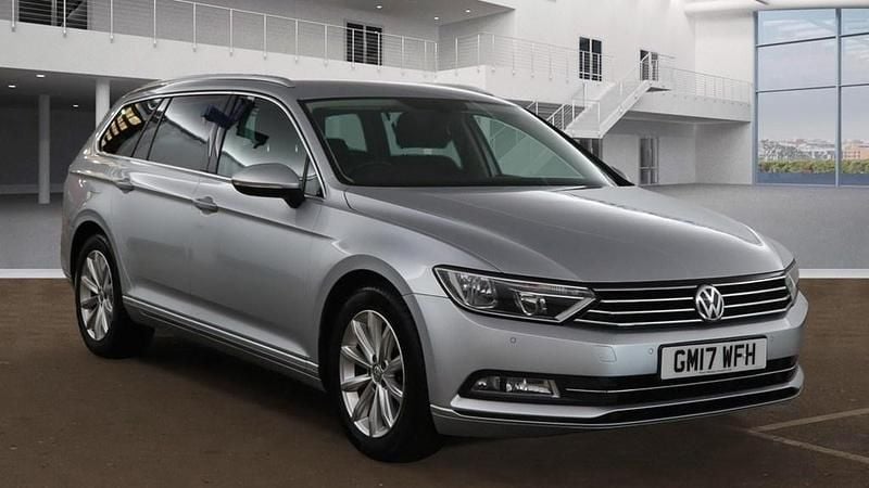 Reflex silver Used 2017 VW Passat Business Estate | £8,975 (Good price) - Image 1/4
