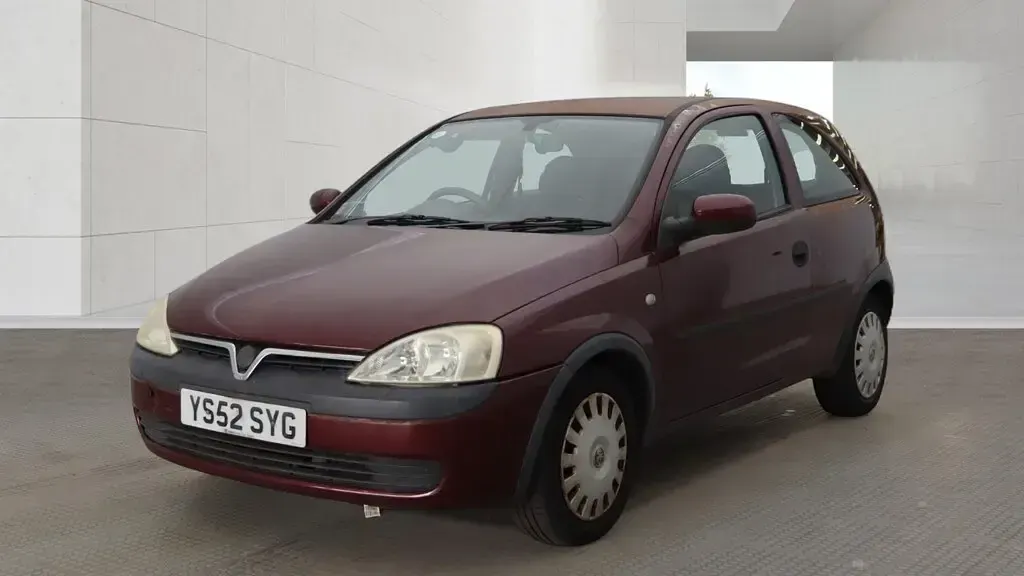 Usado Vauxhall Corsa Club 75 HP (55 kW) 2002 Vermelho Citadino